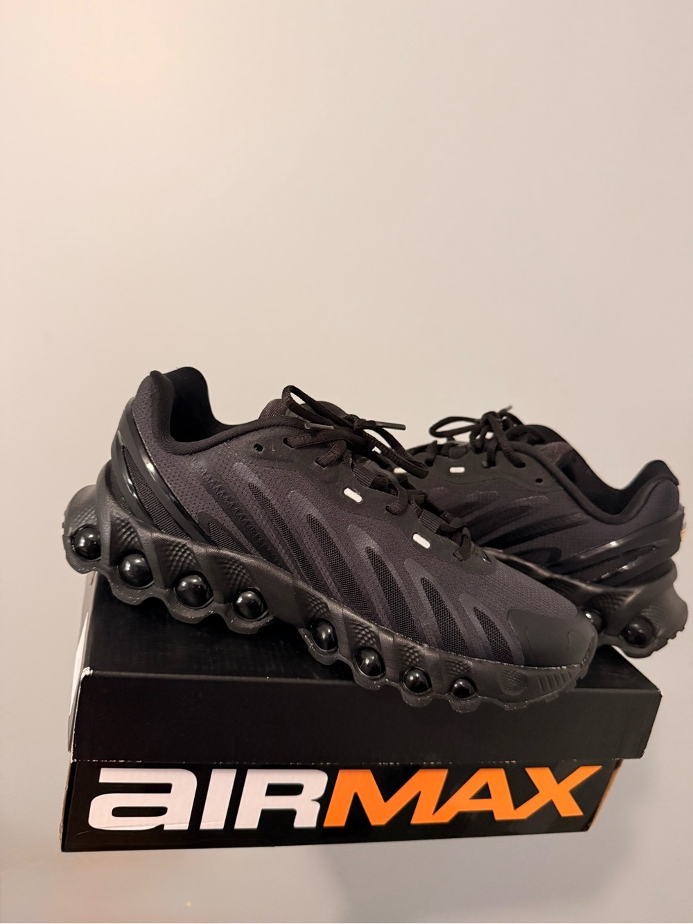 Nike Men’s Black Athletic Sneakers with Bubble Sole